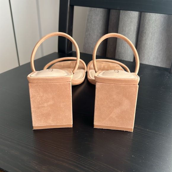 Aldo slip on beige sandals - Picture 4 of 5